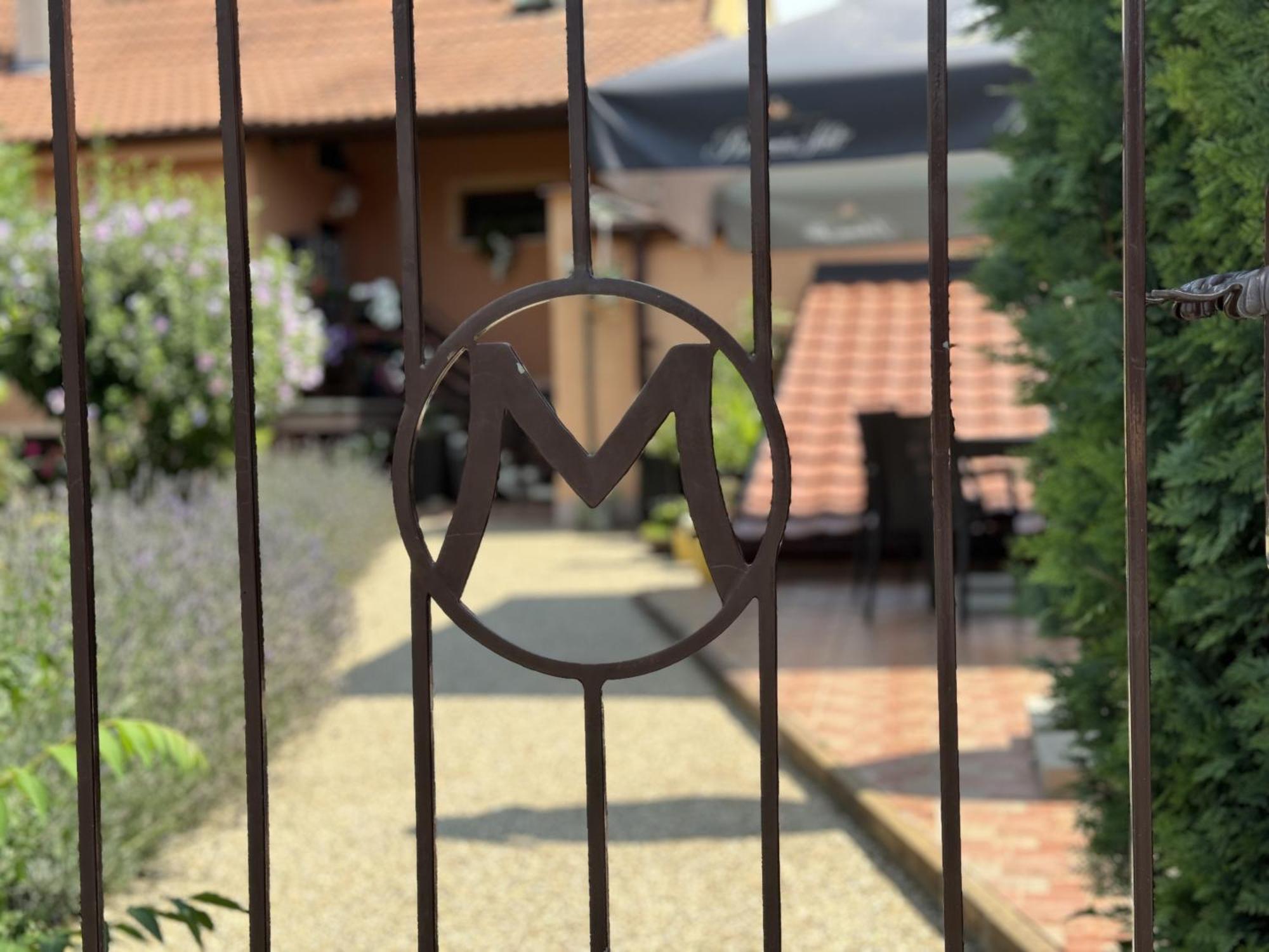 Penzion Miromar Podivin Esterno foto